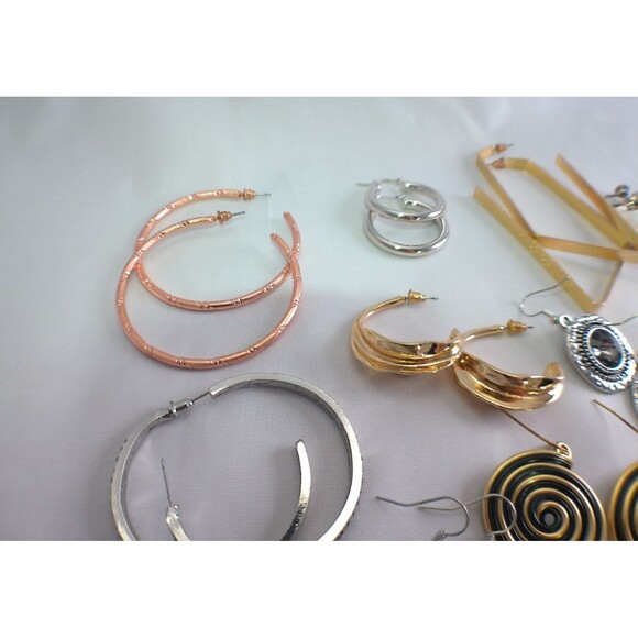 Vintage/Modern Drop Earrings Lot of 23 Rhinestones Beaded Silver Tone Gold Tone - Picture 4 of 6